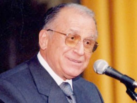Iliescu vede reacţia cancelarului Merkel drept 